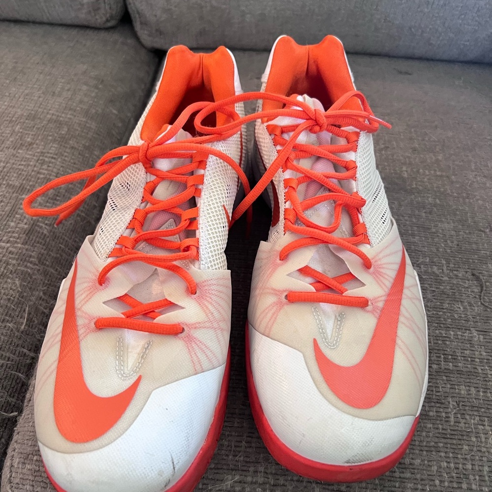 Nike Athletic Shoes White and Orange